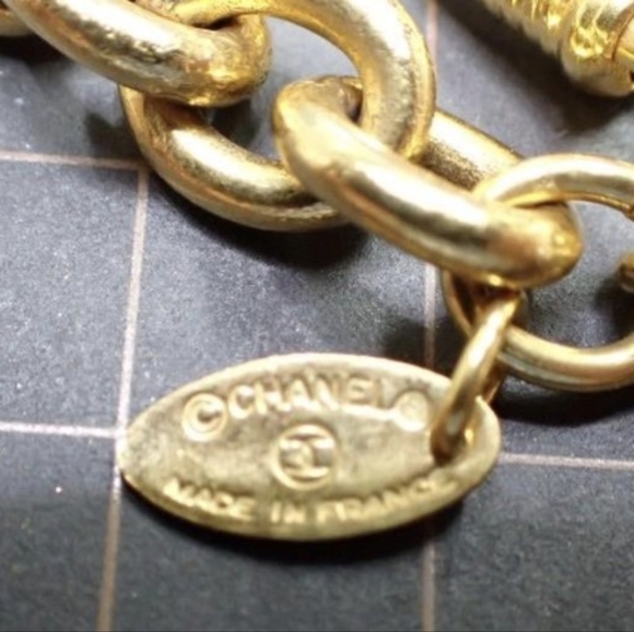 ✨ RARE Vintage CHANEL Quilted CC Logo Pendant Necklace ✨👜 Bold • 💯 Authentic - Picture 12 of 12